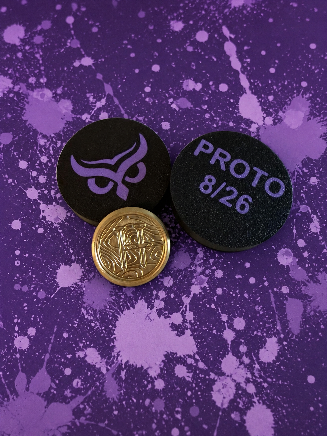 PROTO SHINNY BRASS AND WHITE HOO LOGO
